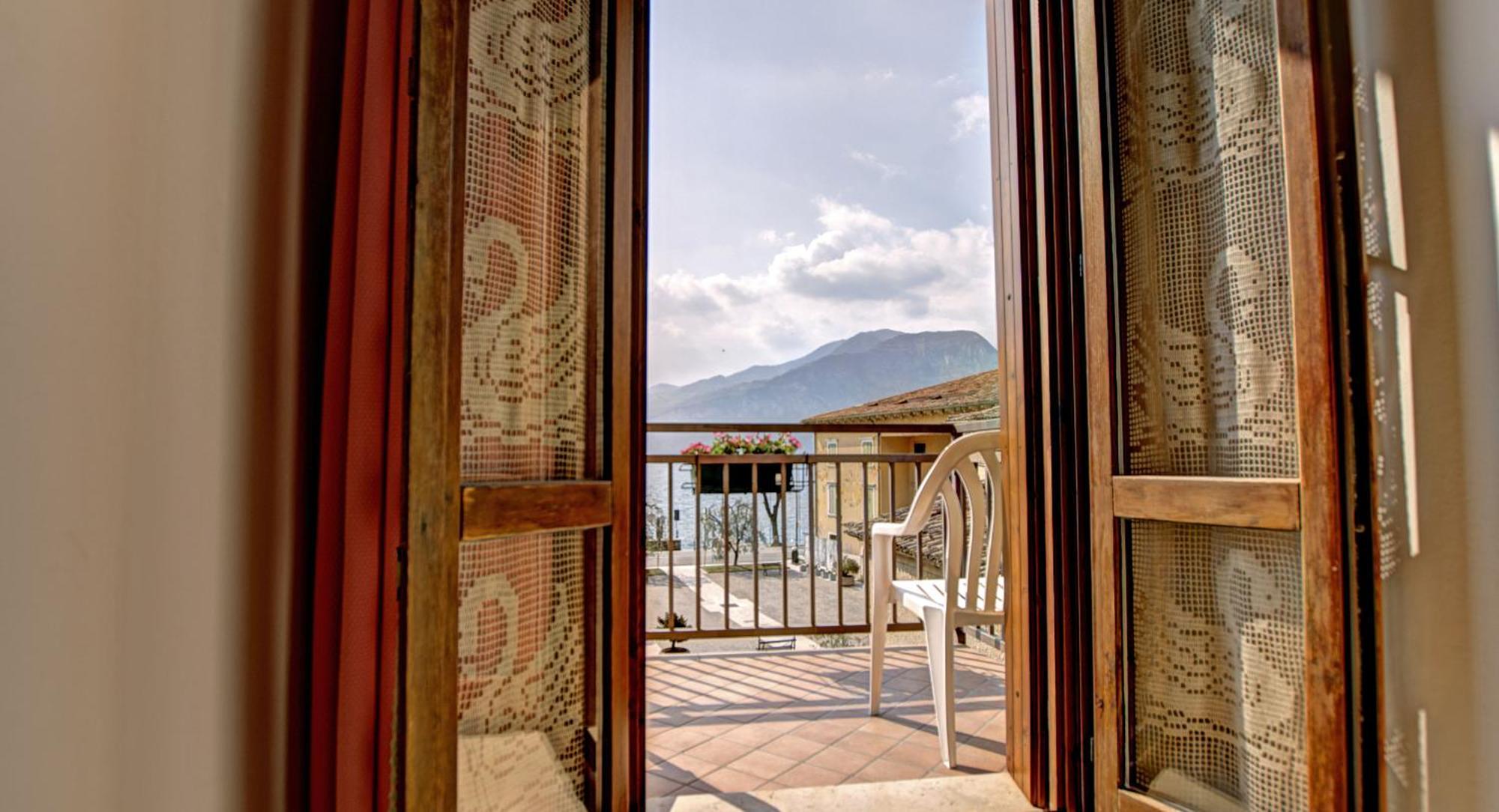 Albergo Casa Este Brenzone sul Garda Eksteriør bilde